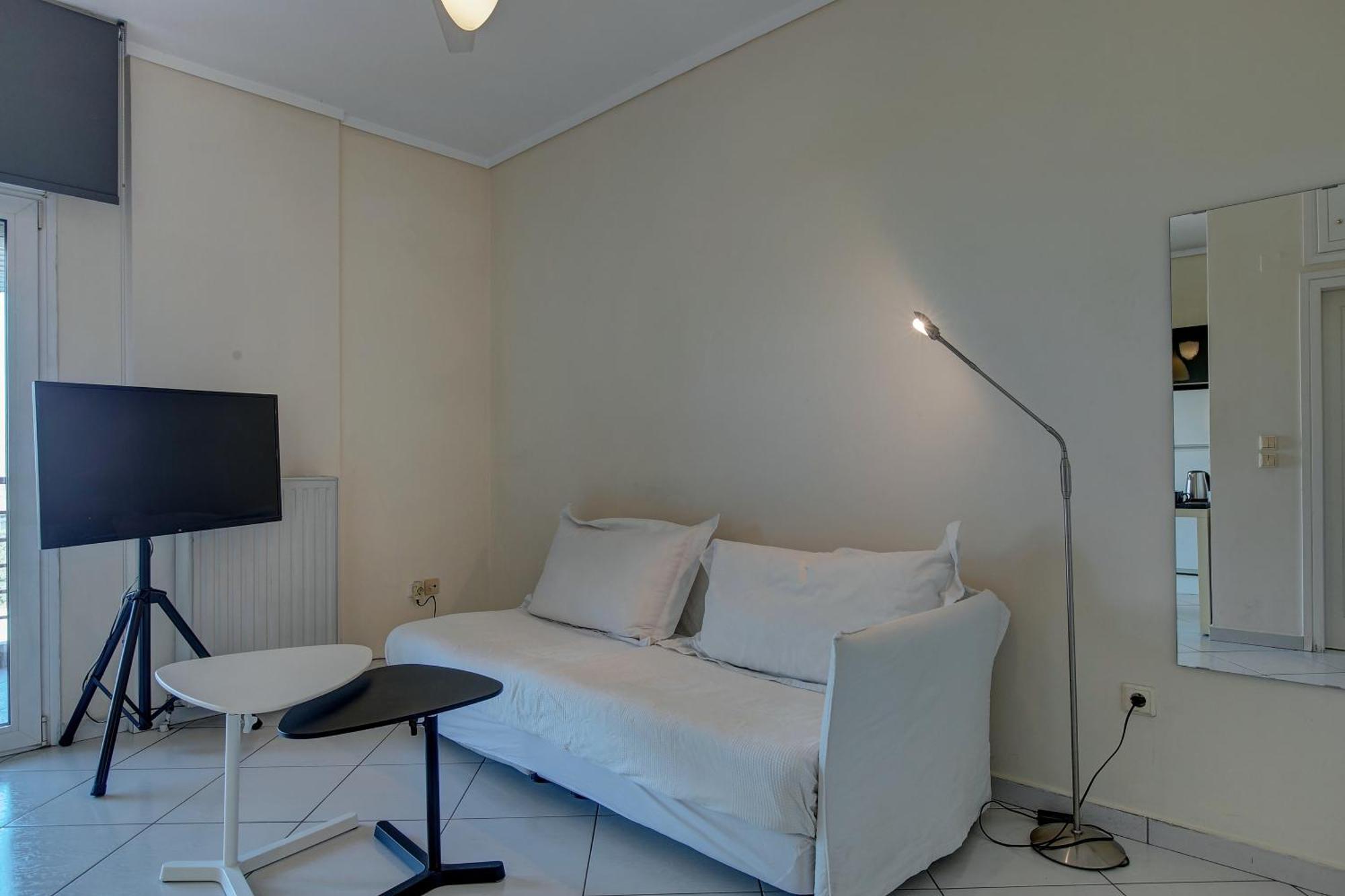 Apartment Great With Private Parking *
